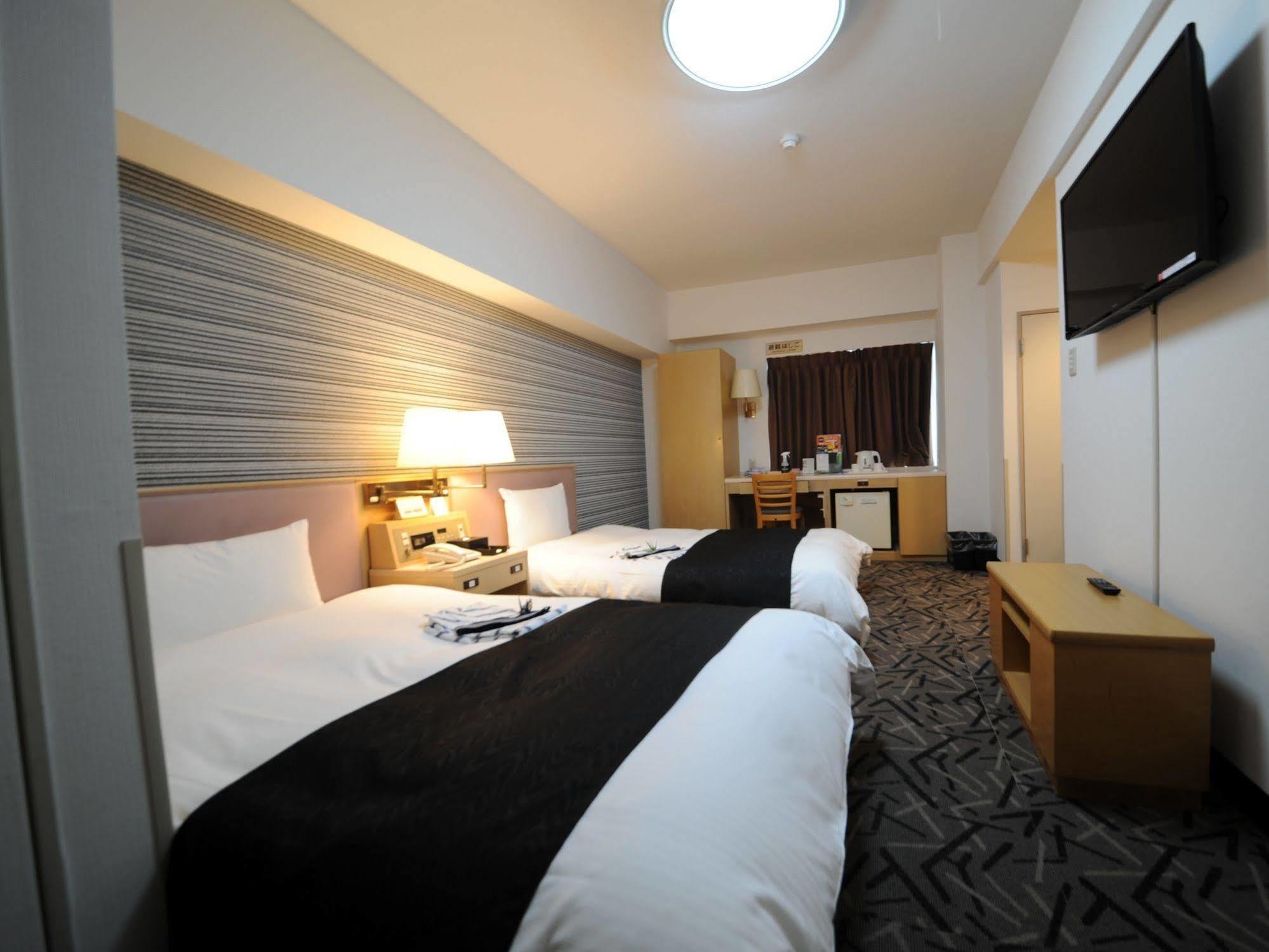 Apa Hotel Nishi Kawaguchi-Eki Higashiguchi Каваґуті Екстер'єр фото